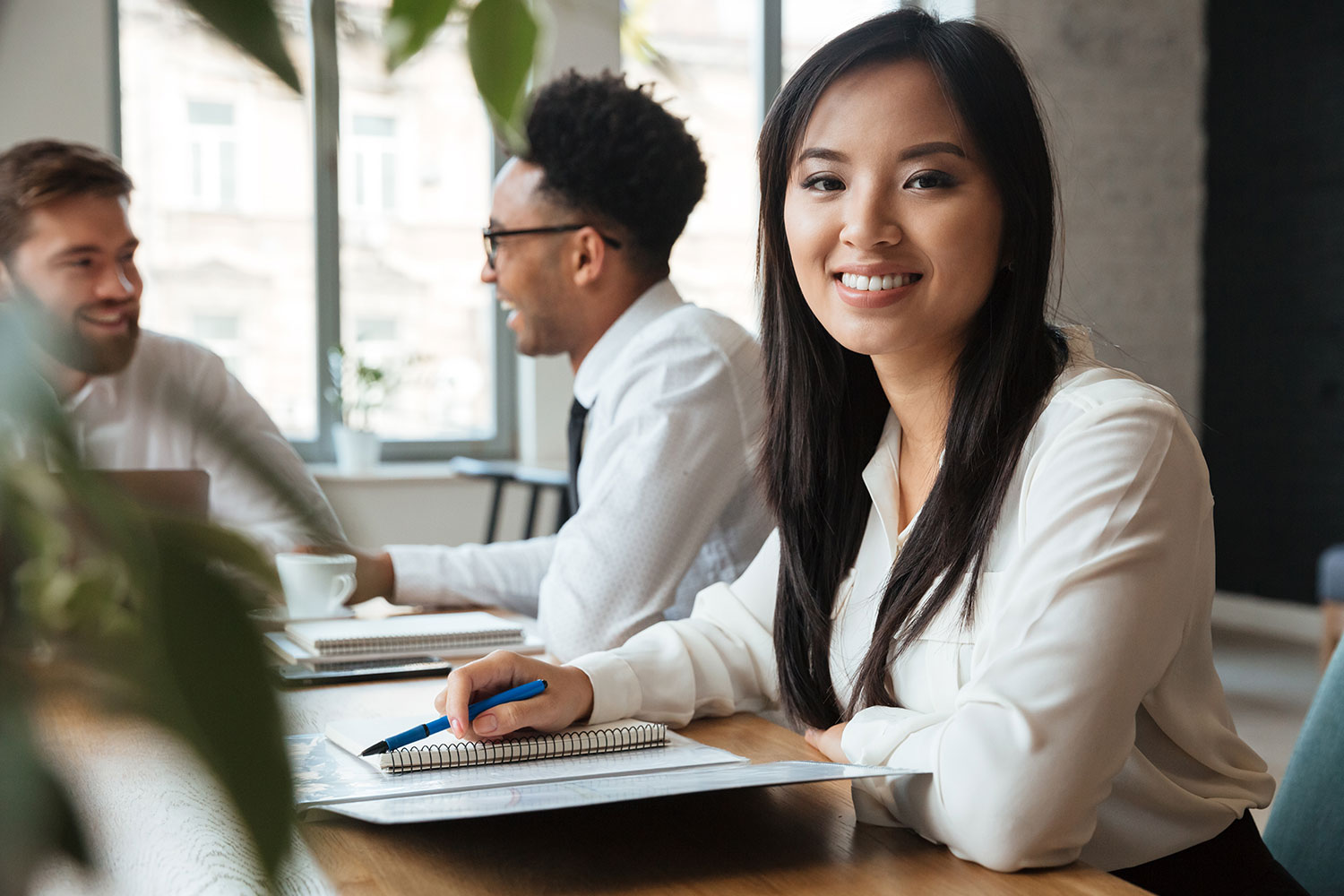 smiling-professionals-in-Japanese-corporate-environments smiling-professionals-in-Japanese-corporate-environments